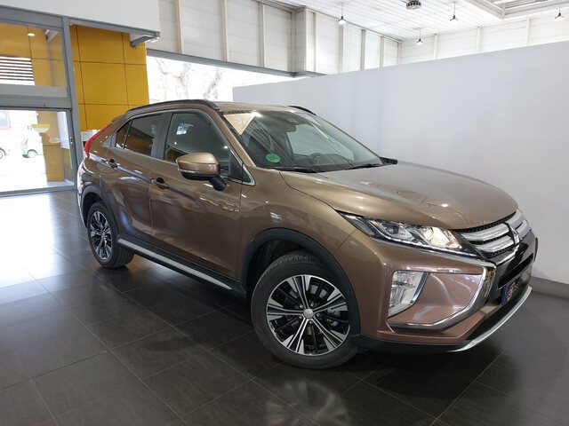 Outside Eclipse Cross  Marron