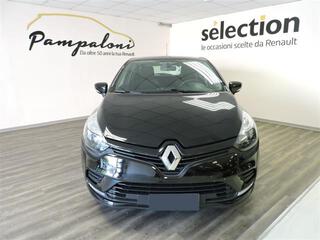 RENAULT Clio 02520584_VO38043894