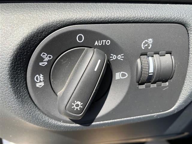 AUDI Q3 02641396_VO38043366