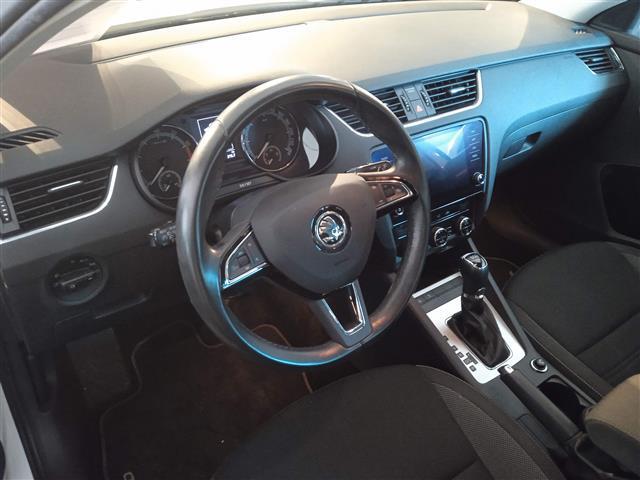 SKODA Octavia SW 00014593_VO38043670