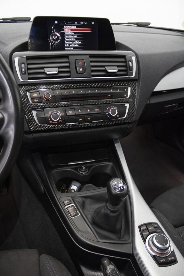 Inside Serie 1 F21 3p. Diesel  Platinsilber