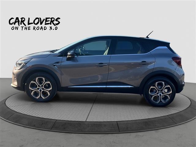 RENAULT Captur 05258149_VO38013034