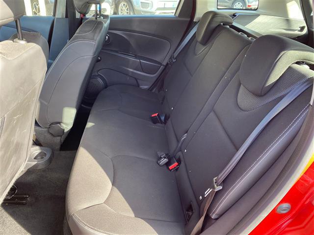 RENAULT Clio 02640933_VO38043366