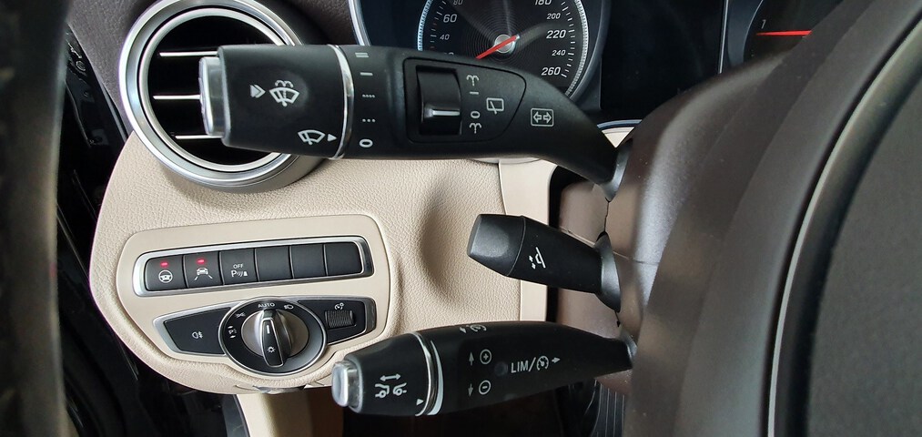 Inside Clase GLC X253 Diesel  Negro Obsidiana