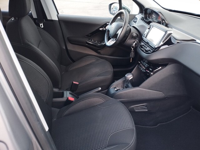 Inside 208  Gris Platinum