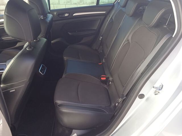 Inside Mégane Sport Tourer Diesel  Gris Highland