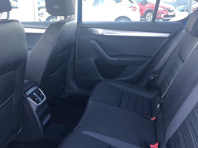 Inside Octavia Gasolina/Gas  Azul Pacífico