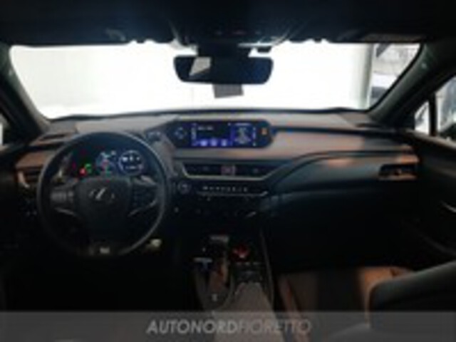 LEXUS UX 2019 01883113_VO38013067