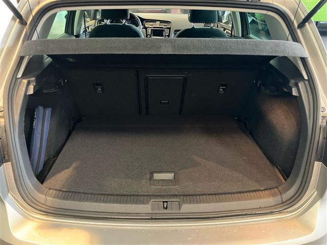 VOLKSWAGEN Golf 00985098_VO38023207