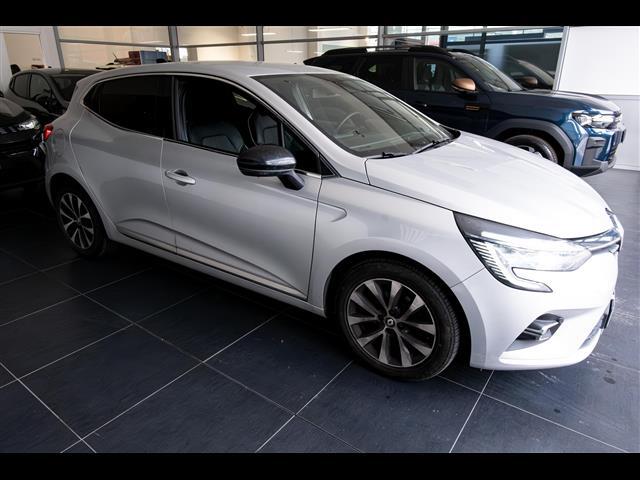 RENAULT Clio V 2019 00094729_VO38013437