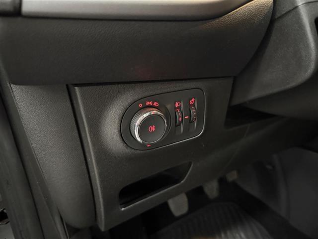 OPEL Corsa 00015418_VO38023184