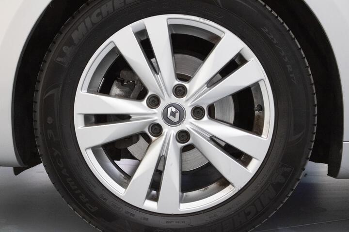 Inside Talisman Sport Tourer Diesel  Gris Platino