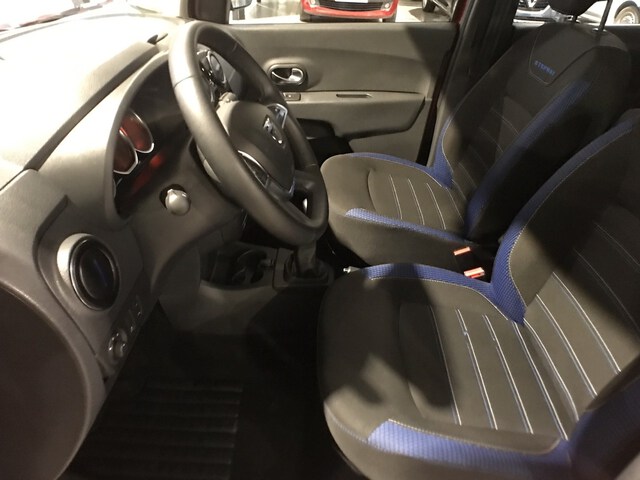 Inside Lodgy Diesel  Rojo