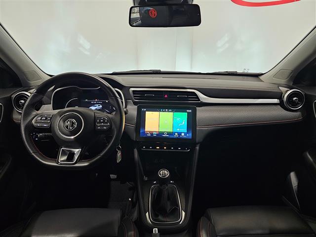 MG ZS 2021 02416232_VO38013170