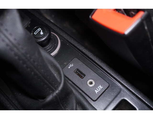 Inside Combo Combi Diesel  Plata
