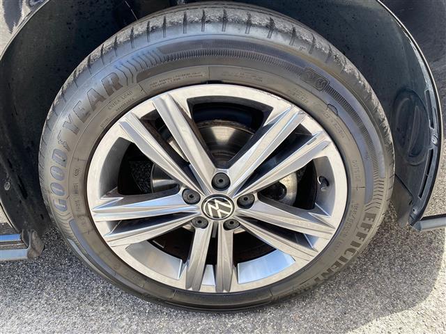 VOLKSWAGEN Polo 02641706_VO38043366
