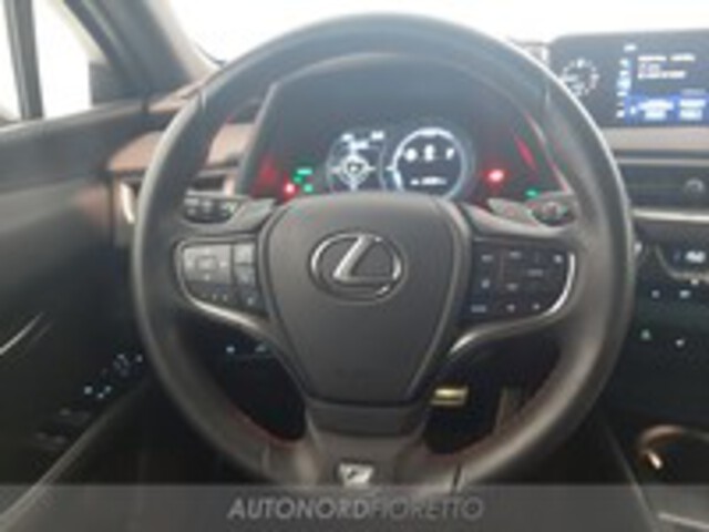 LEXUS UX 2019 01883113_VO38013067