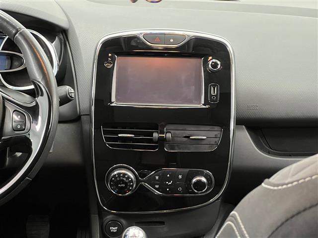 RENAULT Clio 02600411_VO38053400