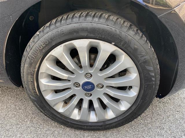 FORD Ka 02640789_VO38043366