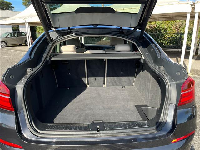 BMW X4 F26 02640639_VO38043366