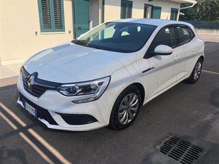 RENAULT Megane 00899022_VO38013322