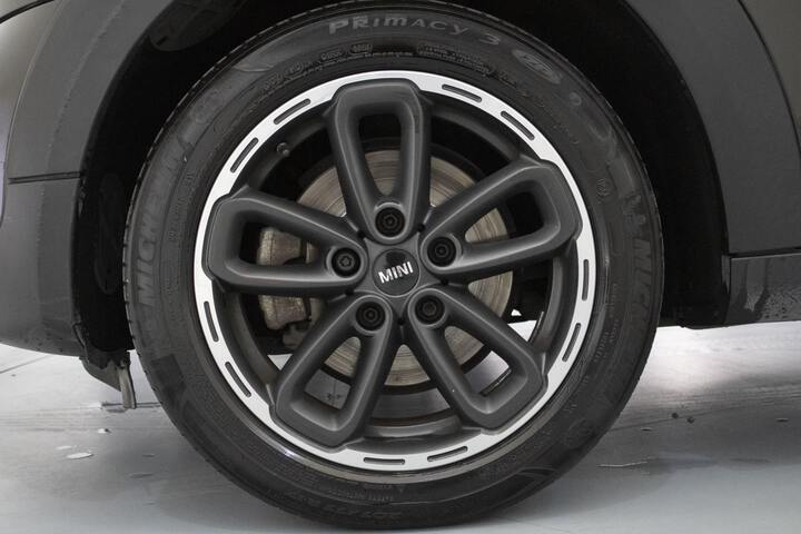 Outside  F60 Countryman Diesel  Midnight Black