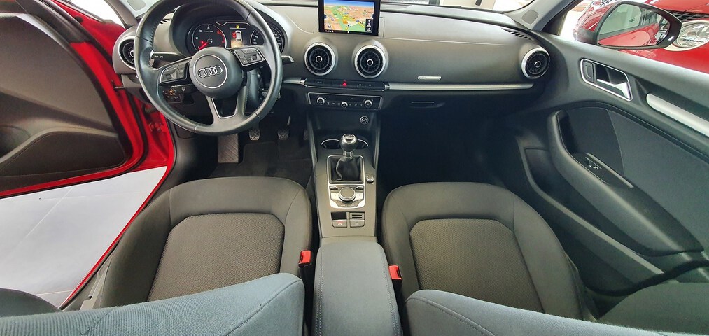 Inside A3 Sportback Diesel  Rojo tango