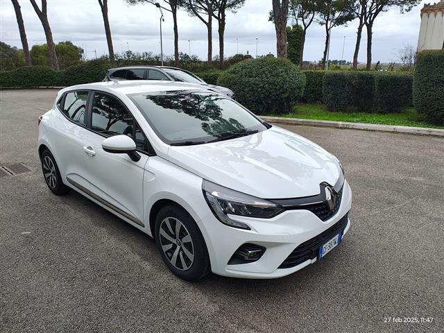 RENAULT Clio 00964689_VO38013353