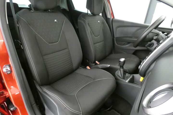 Inside Clio  Rojo Deseo