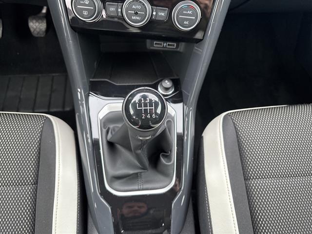 VOLKSWAGEN T Roc 2017 01514918_VO38053436