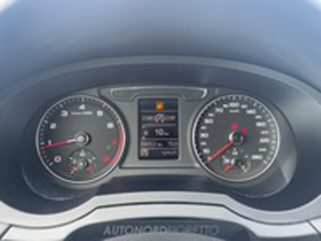 AUDI Q3 I 2015 01883934_VO38013067