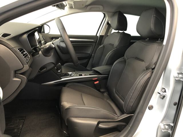 Inside Mégane Sport Tourer Híbrido Enchufable  Gris Highland