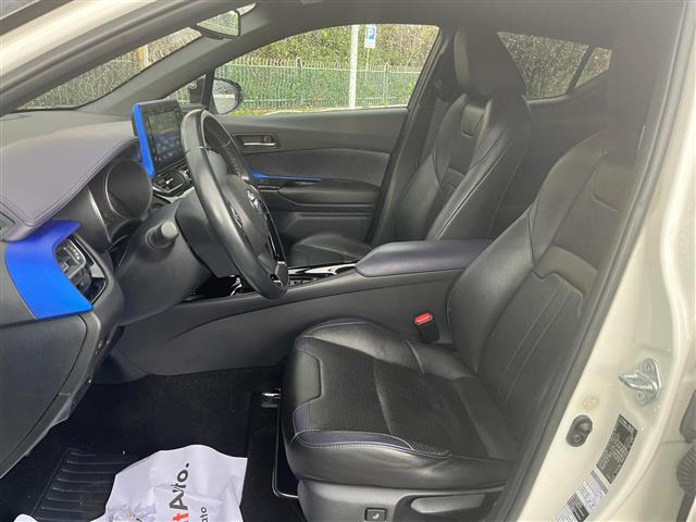 TOYOTA C HR 2016 02640771_VO38043366