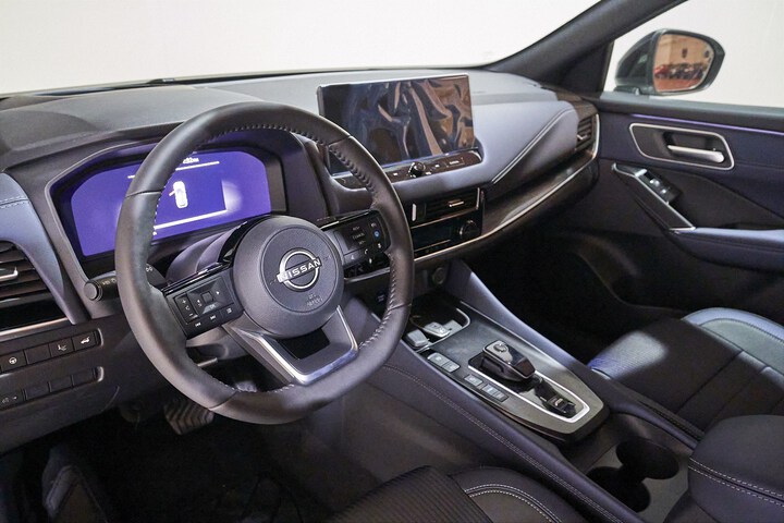 Inside Qashqai Híbrido  Lunar White / Midnig