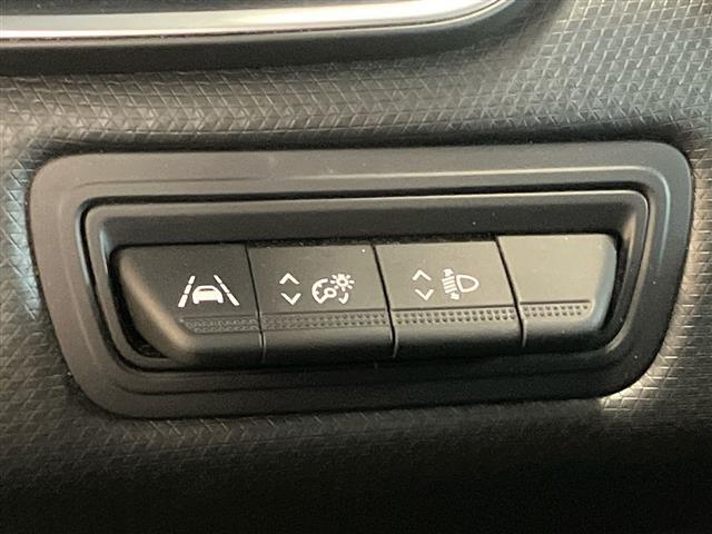 RENAULT Clio 00984450_VO38023207