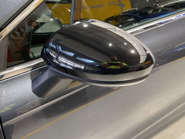 Inside Clio  Gris Titanium