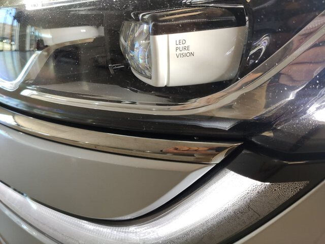 Outside Talisman Sport Tourer Diesel  GRIS