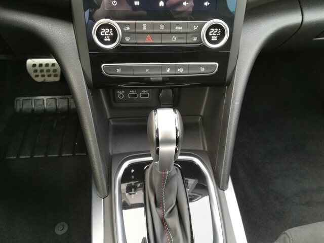 Inside Mégane Sport Tourer Híbrido Enchufable  Azul Rayo