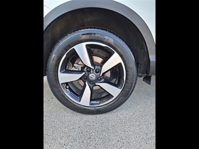NISSAN Qashqai 00805939_VO38013074