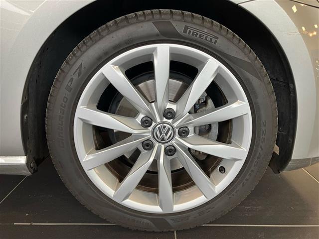 VOLKSWAGEN Golf 00985098_VO38023207