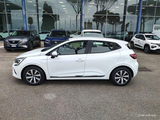 RENAULT Clio 00964689_VO38013353