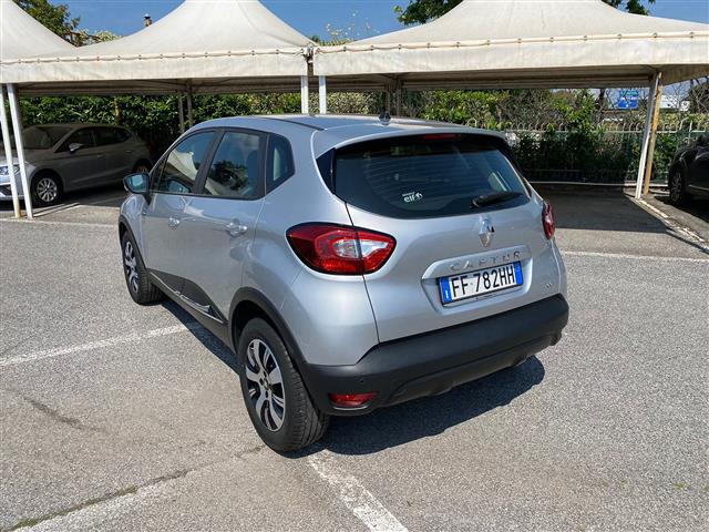 RENAULT Captur 02640282_VO38043366