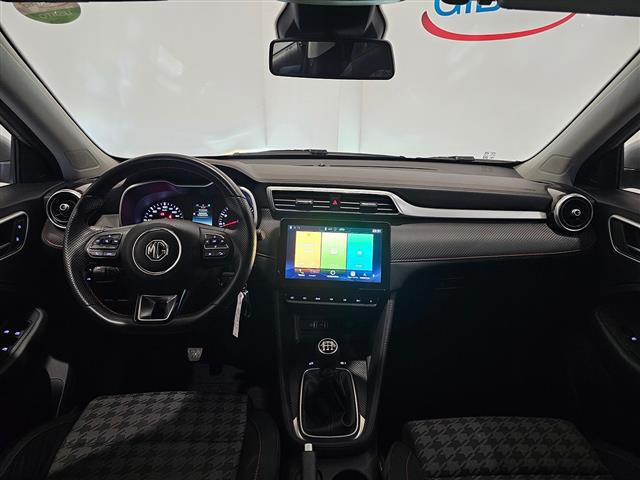 MG ZS 2021 02416129_VO38013170