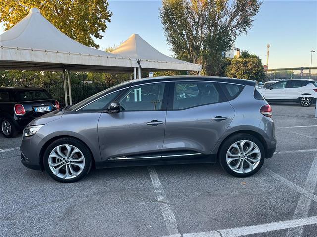 RENAULT Scenic 02640878_VO38043366