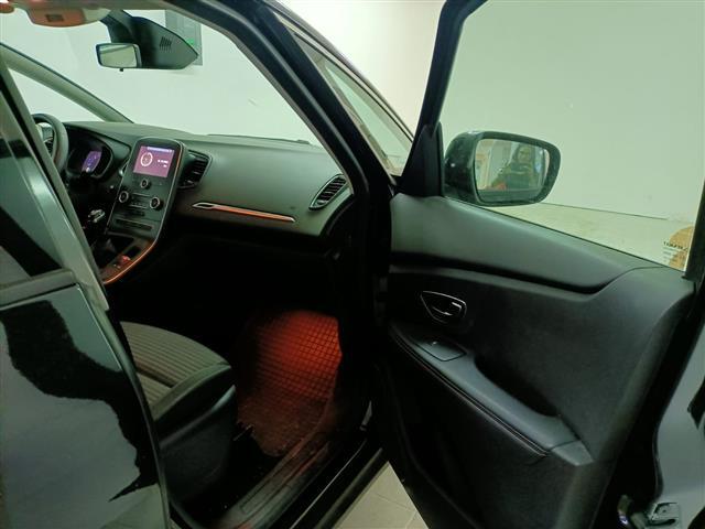 RENAULT Scenic 00006492_VO38033579