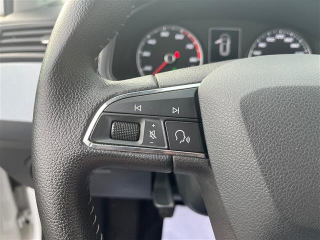 SEAT Arona 2017 02640508_VO38043366