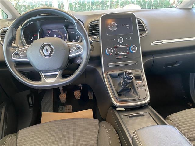 RENAULT Grand Scenic 02640936_VO38043366