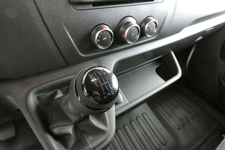 Inside Master Furgón Diesel  Blanco Glaciar