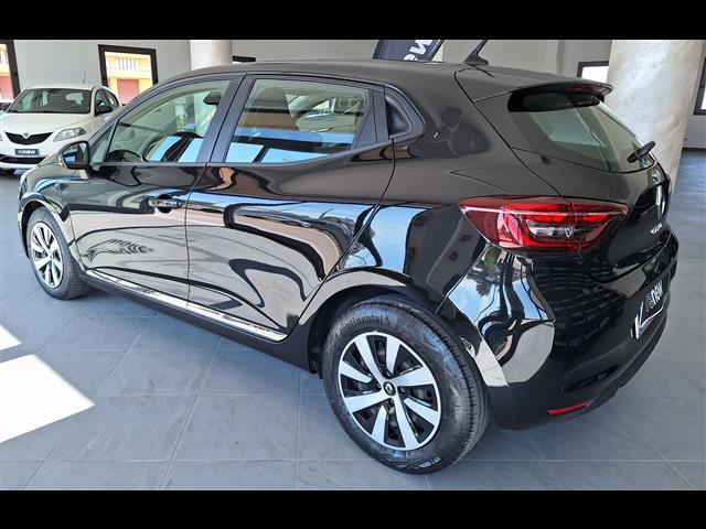 RENAULT Clio 00754518_VO38013074