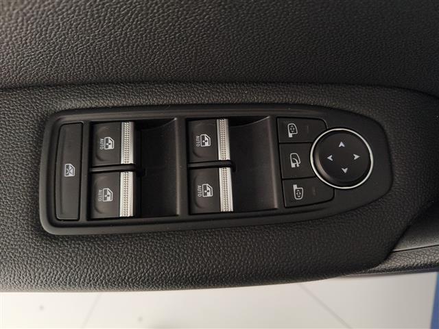 RENAULT Captur 00189615_VO38023507